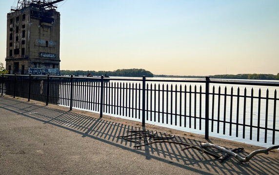 fence - Powered by Adobe