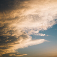 Fototapeta na wymiar 夕焼け空と雲