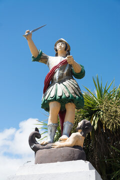 Estatua San Miguel Arc&aacute;ngel, pr&iacute;ncipe y se&ntilde;or de las almas que entran al cielo, vencedor del anticristo y &aacute;ngel del juicio final.