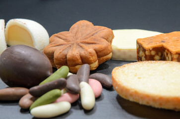 和菓子と洋菓子がいっぱい