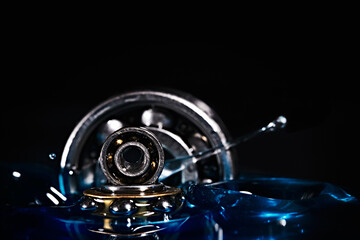 Ball bearing. Lubricating oil.