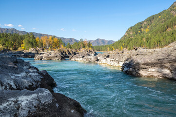 Fototapeta na wymiar View of river Katun in Altay mountains in the autumn