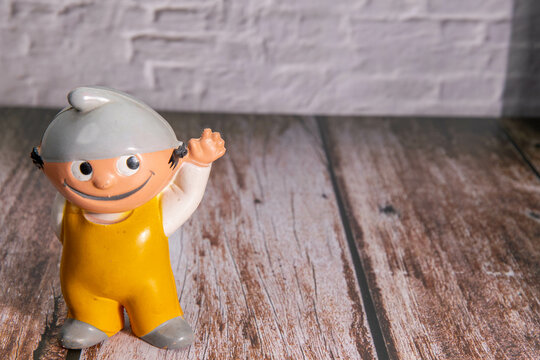 German cult figure from television the mainzelm&auml;nnchen laughs and waves happily at the camera.