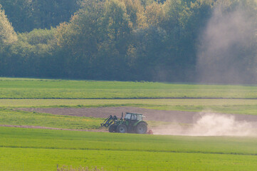 Fototapeta premium Traktor in der Eifel