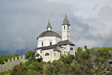 Fototapeta na wymiar Liebfrauenkirche (Säben) in Südtirol
