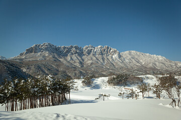 설악산 울산바위 겨울 설경 풍경