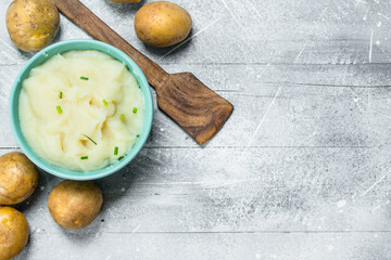 Obraz na płótnie Canvas Mashed potatoes in a bowl .