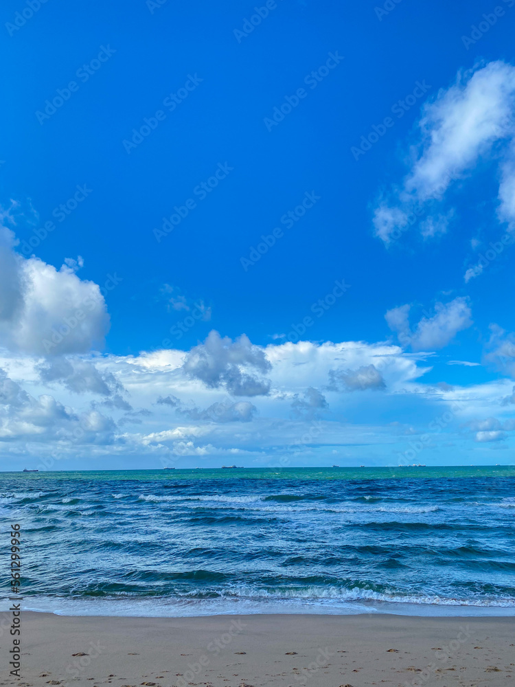 Wall mural sea and sky