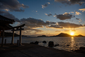 白石龍神社 - 夕景