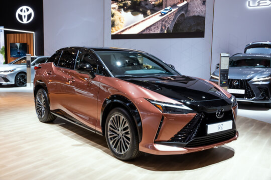 Lexus RZ 450e all-electric vehicle (2023).