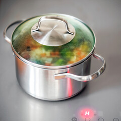 garnek stal nierdzewna gotowanie zupy jarzynowej