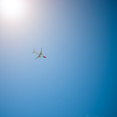Flugzeug mit Sonne