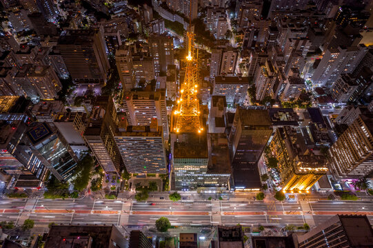 Av Paulista Com Drone A Noite