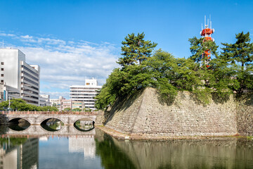 Naklejka premium Stone Bridge and Old Moat of Fukui Castle, Japan