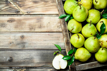 Fresh pears in the tray.