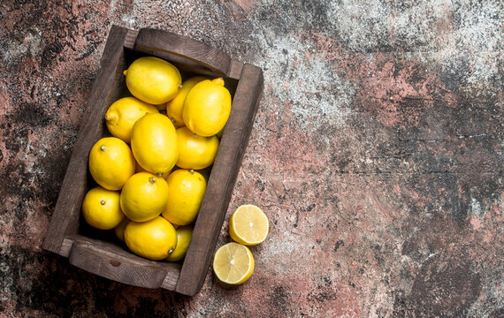Fresh lemons in the box.