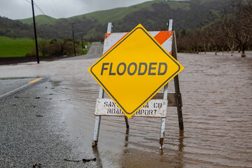 Street Flood warning sign in Gilroy CA