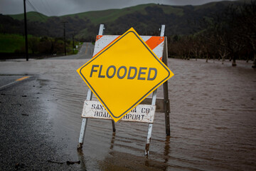 Street Flood warning sign in Gilroy CA