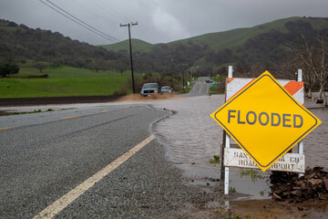 Street Flood warning sign in Gilroy CA