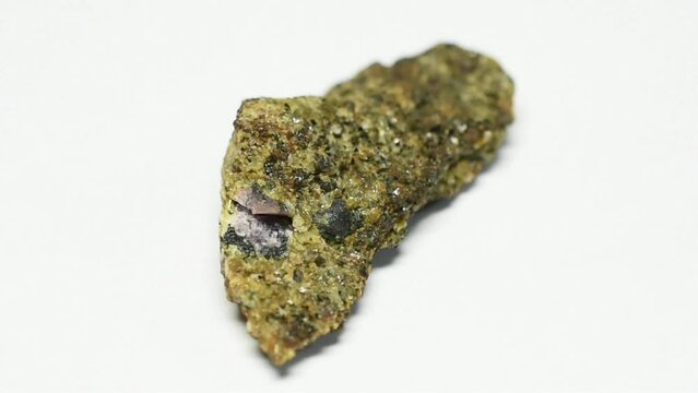 Korund in Matrix, Madagaskar