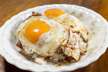日本の一般家庭のとても美味しい焼き豚たまご飯