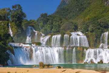 Obraz premium Ban Gioc waterfall on the border of Vietnam and China