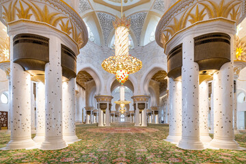 The huge crystal chandelier in the main prayer hall in Sheik Zayed mosque in Abu Dhabi