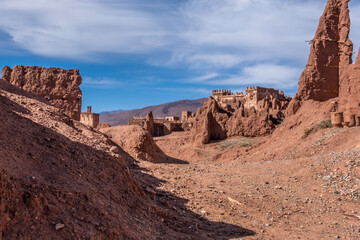 Fototapeta premium An old kasbah in the middle of a traditional Berber village
