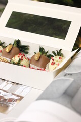 strawberry, food, dessert, cake, sweet, christmas, decoration, fresh, fruit, chocolate, box, gift, magic, trend