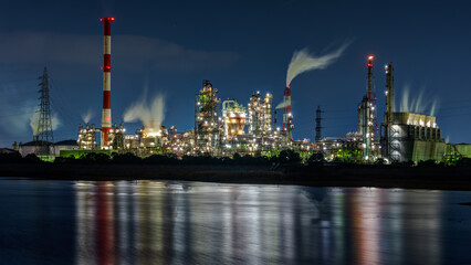 Obraz na płótnie Canvas The petrochemical complex at Yokkaichi Port, Yokkaichi city, Mie prefecture, Japan at night