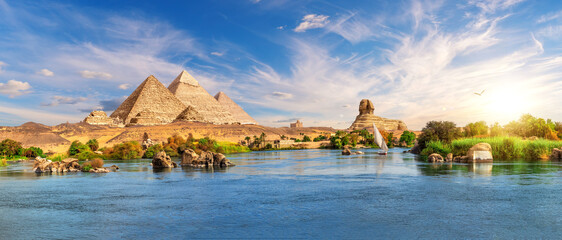 Fototapeta Amazing Aswan landscape on the way to The Great Sphinx and Pyramids of Egypt obraz
