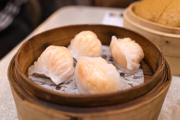 中華せいろで蒸された点心　海老餃子　香港の飲茶　Hong Kong style shrimp...