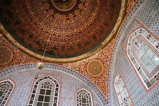 ISTAMBUL, TURKEY - SEP 2022: This is the hall in the Harem of the Topkapi Palace