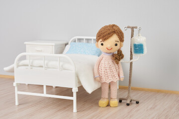 あみぐるみ人形　入院イメージ