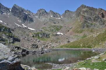 Montagne et lac glaciaire, Pyrénées