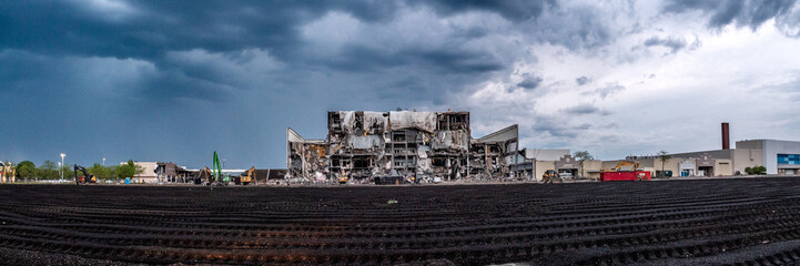 Obraz premium Mall Demolished Panoramic