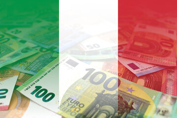 Euro banknotes are colored in the colors of the Italy flag.