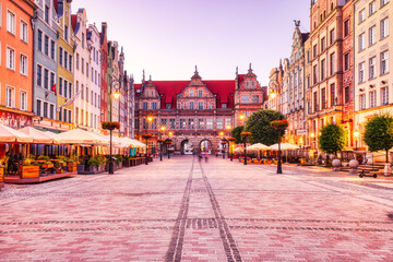 Old Square with Swiety Duch Gate in Gdansk at Dusk, Poland - obrazy, fototapety, plakaty