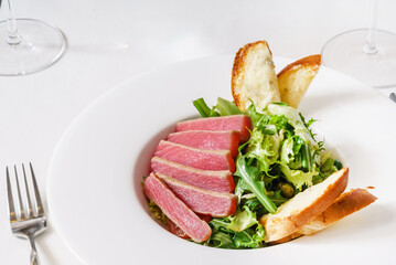 salad with tuna and croutons