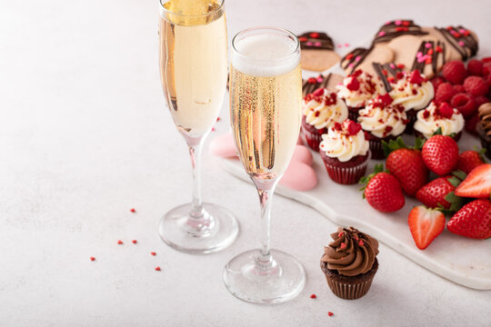 Champagne or sparkling wine for two for Valentines day
