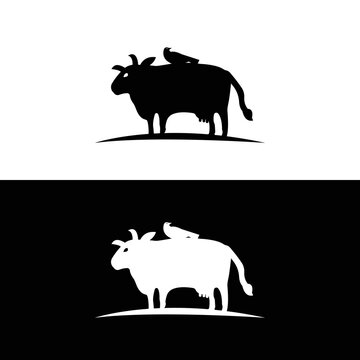 Black and white bull animal logo design . icon logo . silhouette logo 