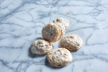 A view of small crinkle tea cookies.