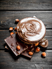 Chocolate paste with hazelnut.