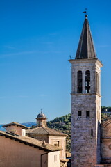 Fototapeta na wymiar spoleto, italien - glockenturm der cattedrale di santa maria assunta