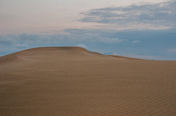 The Fangar lighthouse is a luminous tower that indicates to the ships the proximity of the Fangar tip. It can also be seen from a good part of the Ebro delta.