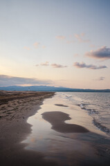 The Fangar lighthouse is a luminous tower that indicates to the ships the proximity of the Fangar tip. It can also be seen from a good part of the Ebro delta.