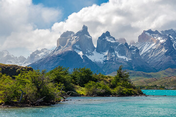Pehoe Lake landscape with Cuernos del Paine mountain peaks, Torres del Paine national park, Patagonia, Chile.