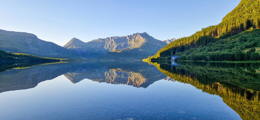 Fototapeta na wymiar reflection in Norway