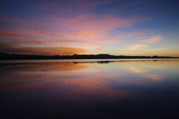 Fototapeta na wymiar Dawn over Uyuni salt lake in Bolivia
