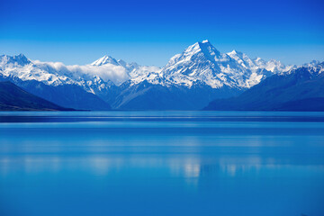 Obraz na płótnie Canvas Mount Cook and Pukaki lake, New Zealand